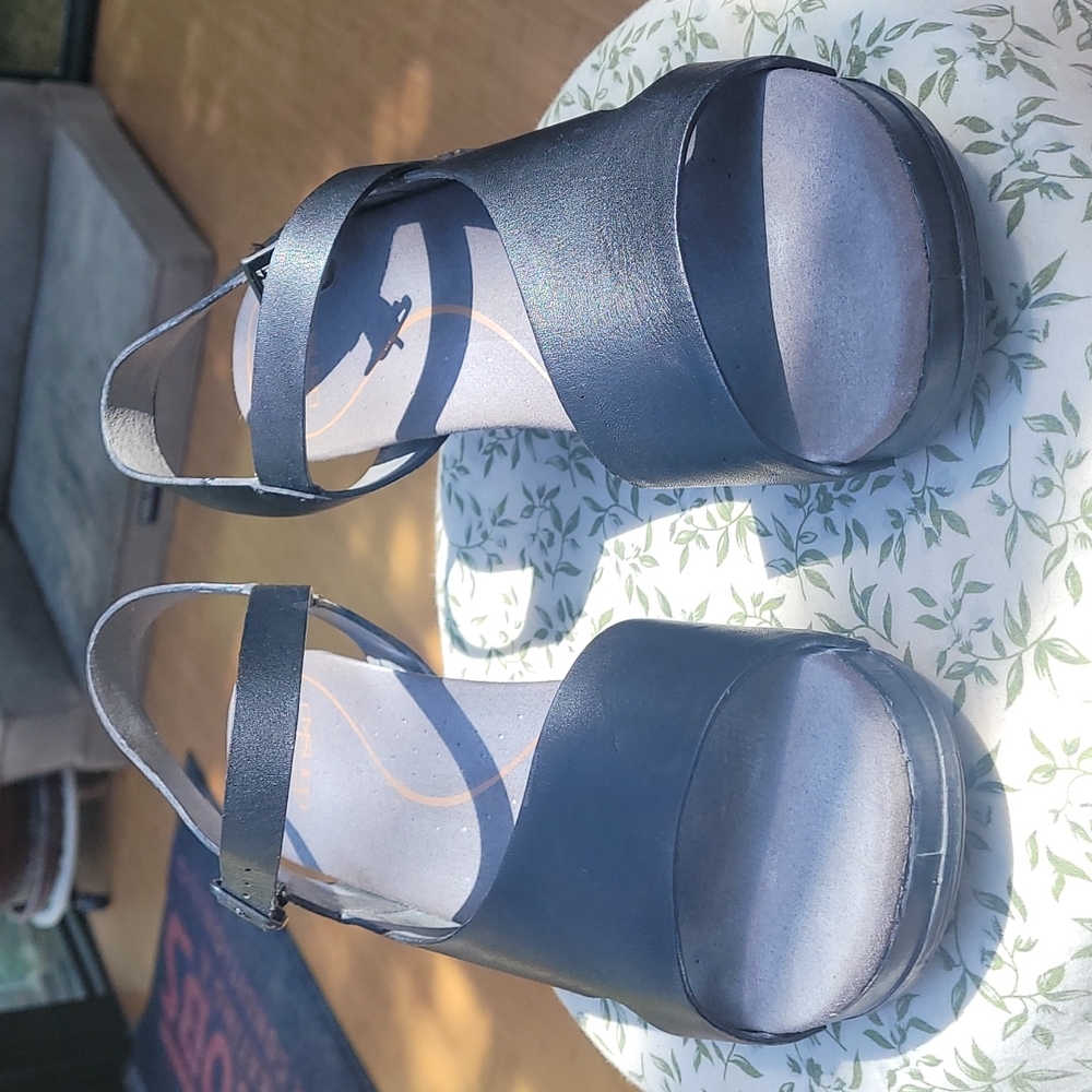 Dansko shoes size 42